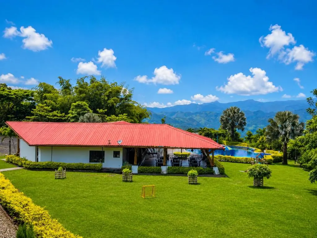 Casa principal del Hotel Takuara